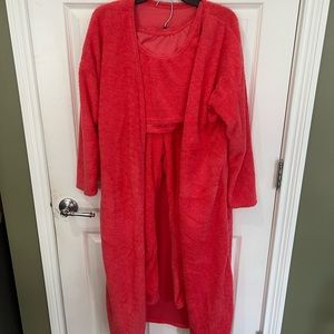 3 piece Cozy Set! Comes with pants (with pockets) and a cami and a long jacket.